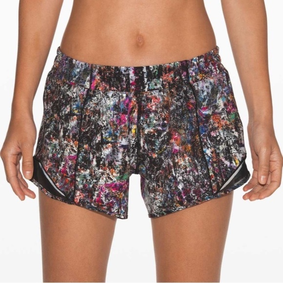 Lululemon Hotty Hot Short II *Long 4" - Sz 2 - Picture 6 of 7